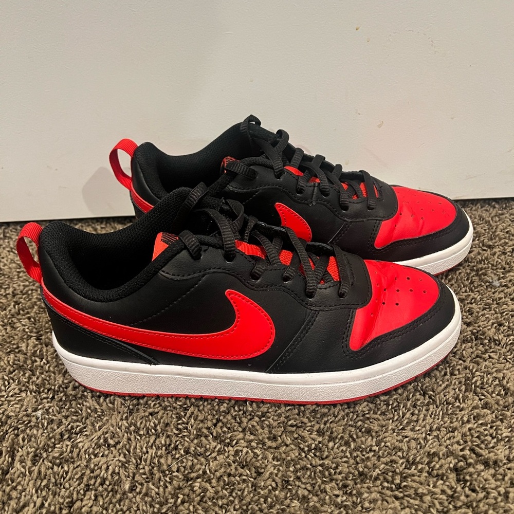 Nike Court Borough Low Recraft shoes red and black big boys size 5Y
